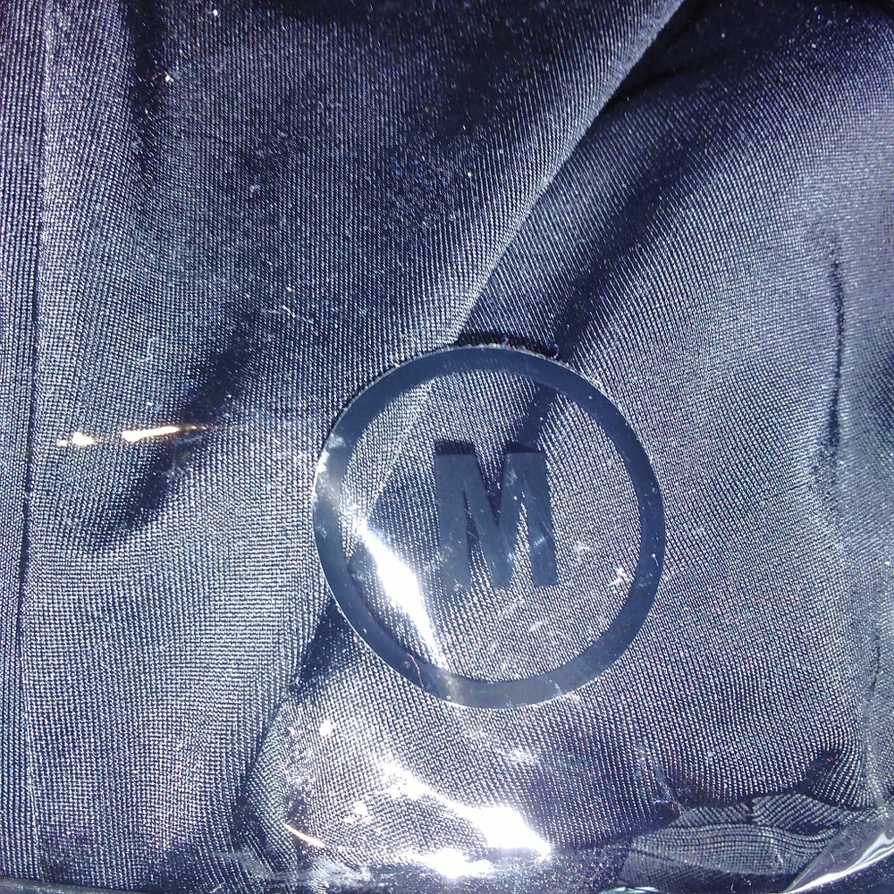 Apefit Compression Leggings With Resistance Bands Case And User Guide - Picture 10 of 14